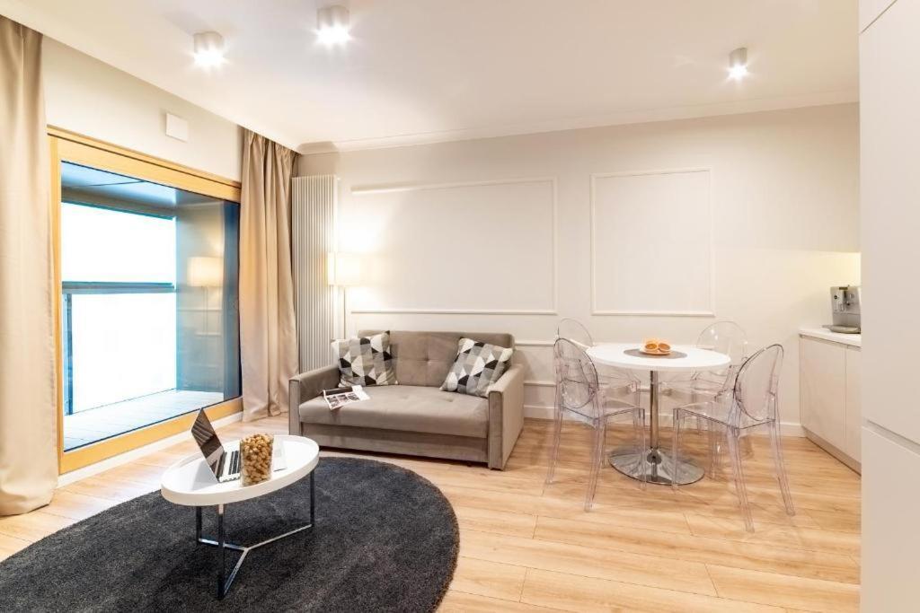 Mennica Residence Luxury Location وارسو المظهر الخارجي الصورة